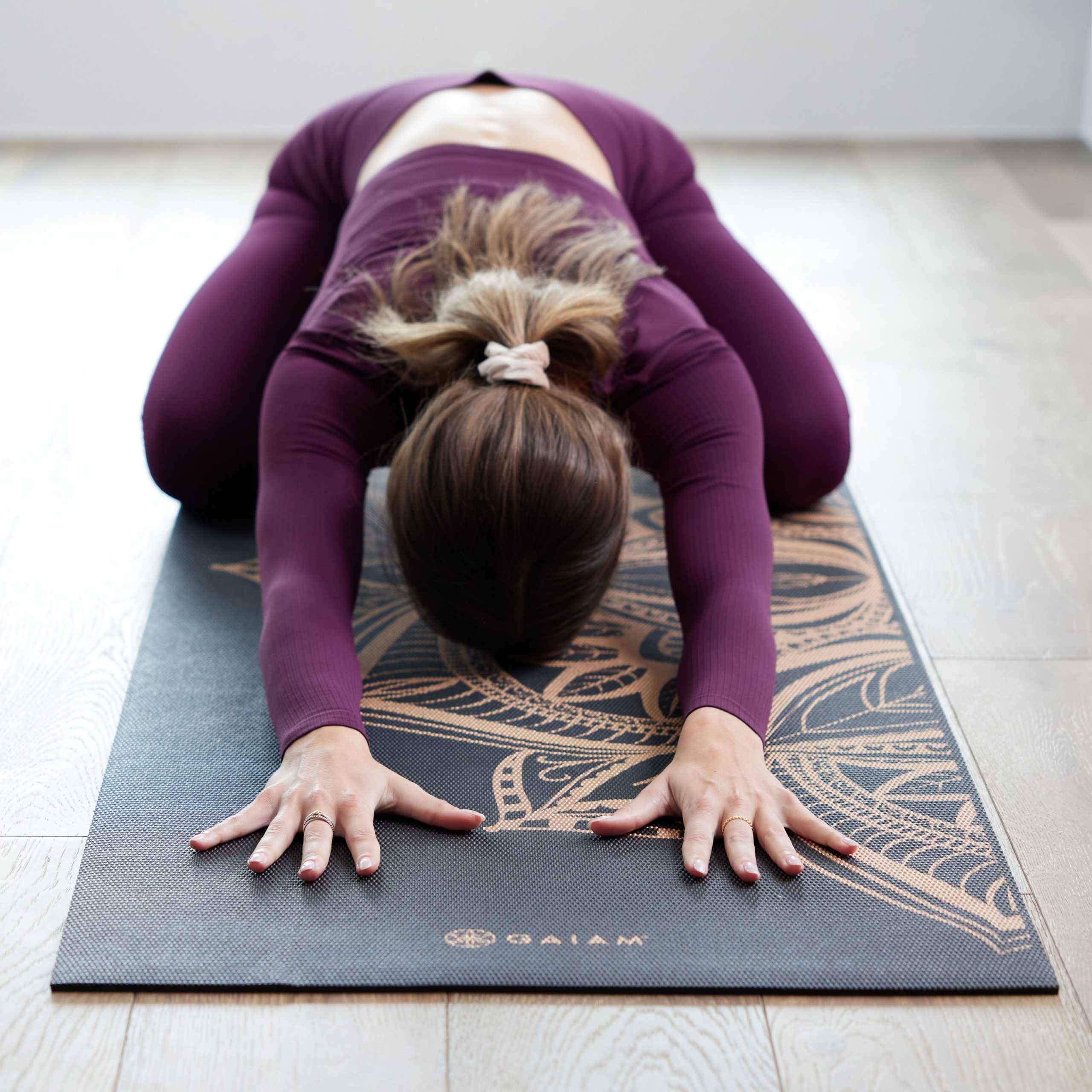 Premium Metallic Medallion Yoga Mat (6mm) - Image 7